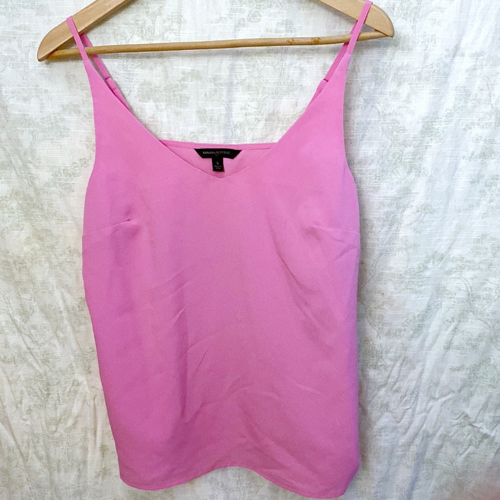 SALE! 3 for $20🌠 Banana Republic pink strappy tank